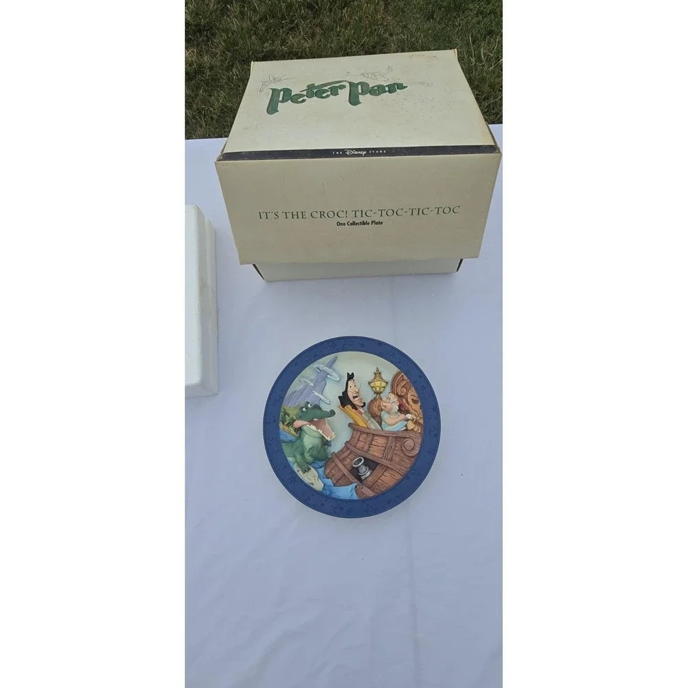 Peter Pans Disney 3D Relief Collectors Plate 